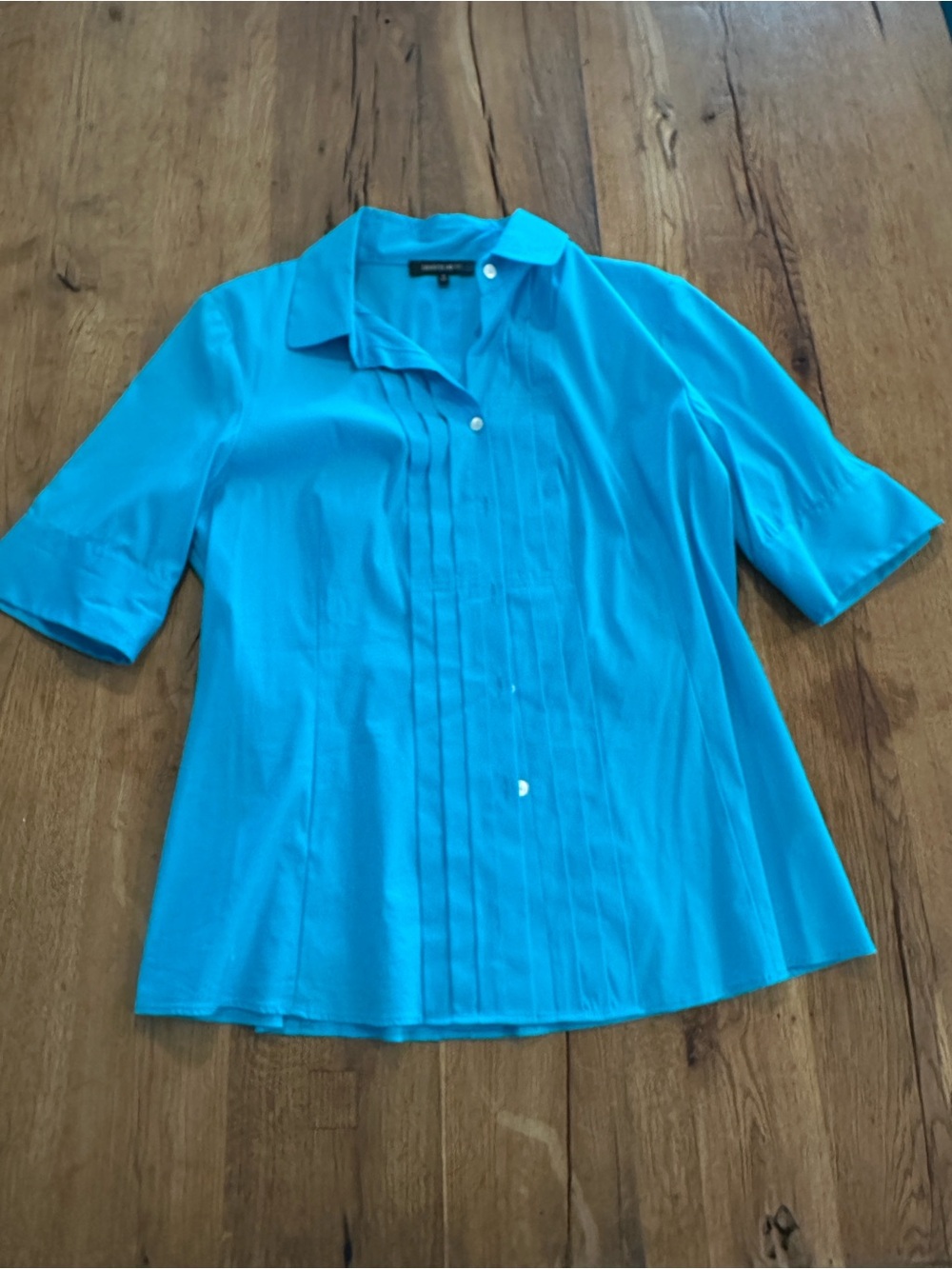 Lafayette 148 New York blue short sleeved pleated button down